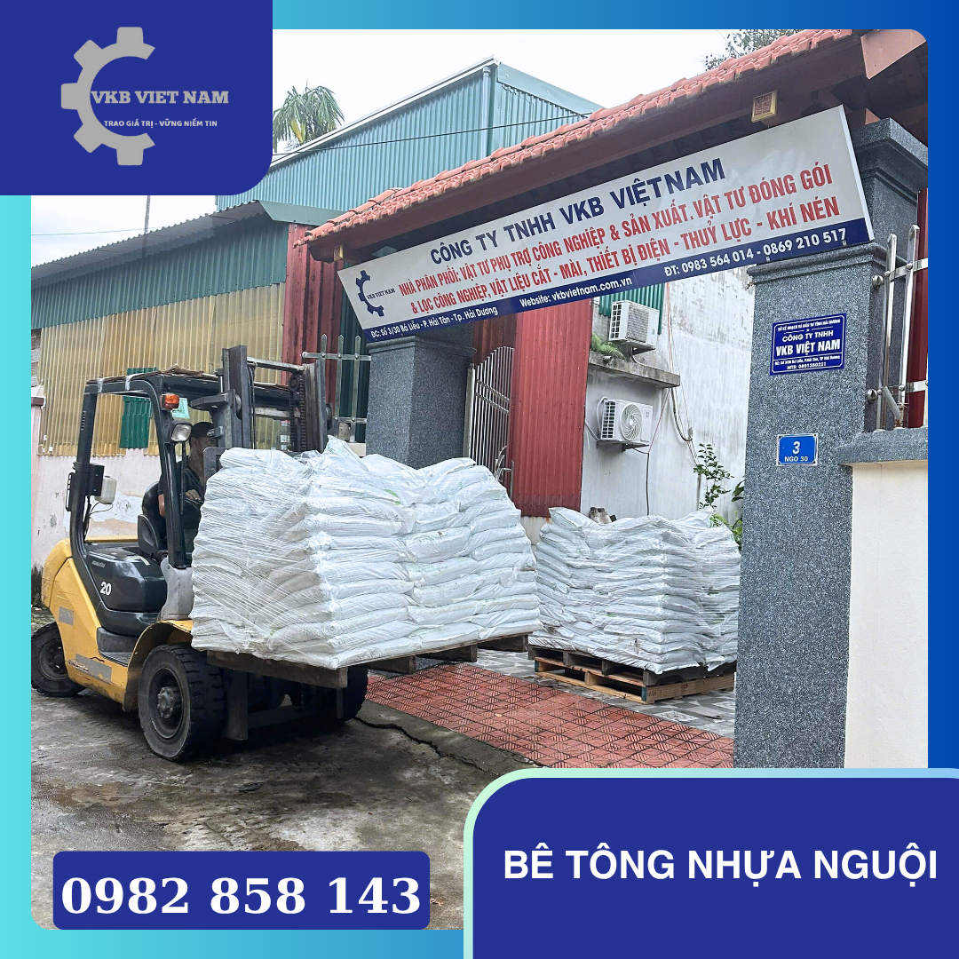 bê tông nhựa nguội Bê tông nhựa nguội là vật liệu sửa chữa mặt đường đóng bao sẵn, dễ thi công và không yêu cầu máy móc lớn. Chỉ cần rải – đầm – hoàn thiện là có thể cho phương tiện lưu thông ngay lập tức.