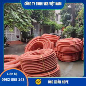 Ống xoắn HDPE chuyên dùng để bảo vệ cáp điện và cáp viễn thông trong các công trình hạ tầng kỹ thuật. Sản phẩm có độ bền cao, chịu lực tốt và phù hợp thi công ngoài trời.