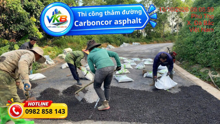 Thảm đường liên xã bằng bê tông nhựa nguội Carboncor Asphalt góp phần cải thiện chất lượng mặt đường, giúp giao thông nông thôn thuận tiện hơn